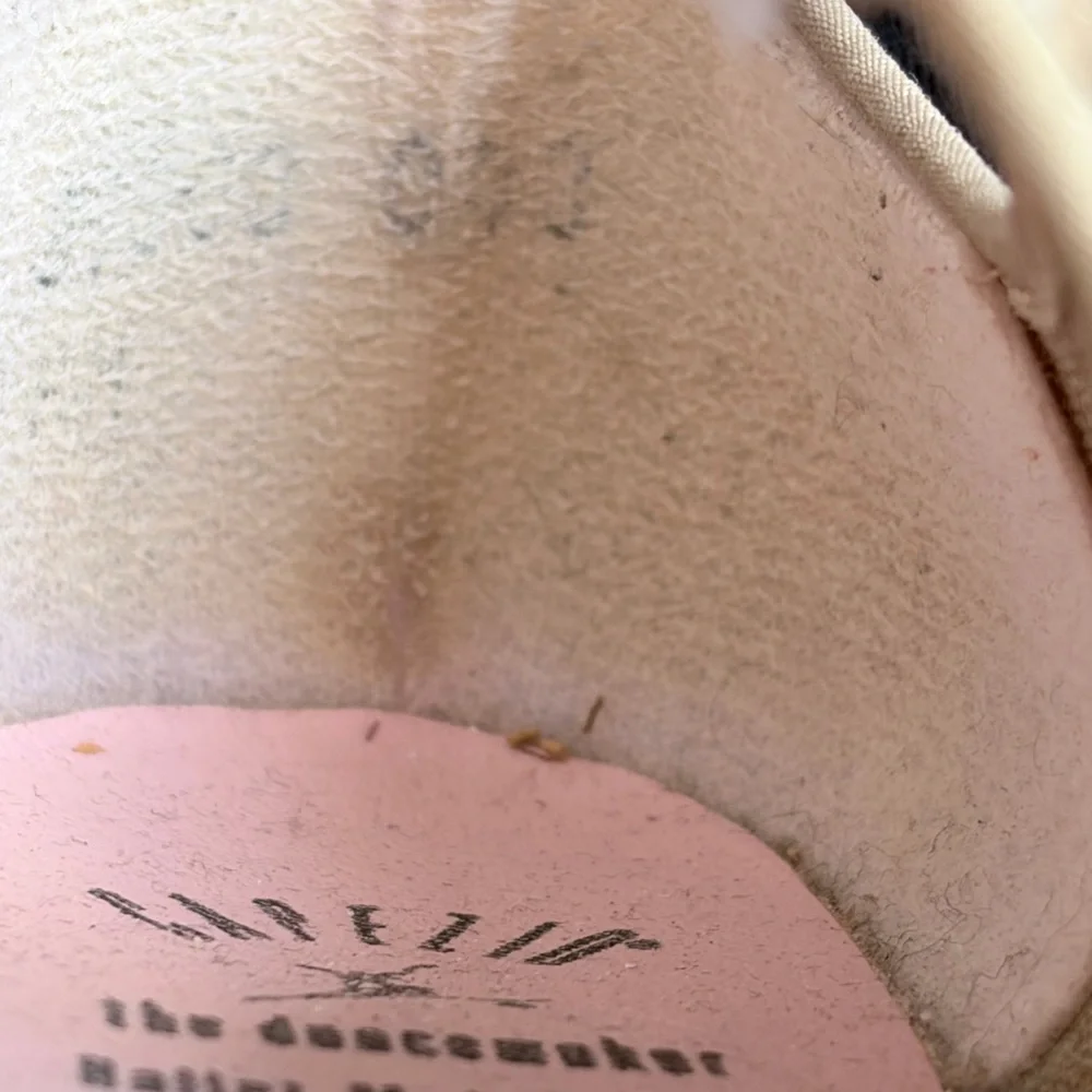 Capezio Kids Beige Shuffle Tap Shoes ~Size 3.5 See Measurements